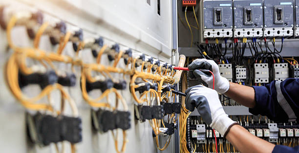 Professional Electrician technician working in Omaha, NE